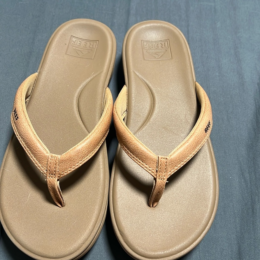 Tan Reef Sandals NWOT